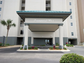 Summerwind West 201 - 3 Br condo by RedAwning