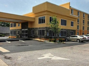 Comfort Inn And Suites Mills Ave