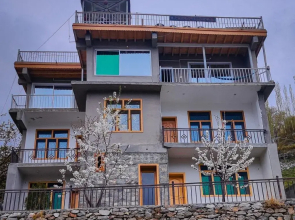 Hunza Lounge