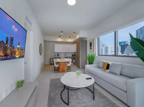 Brickell Heart Condo with Amazing Views