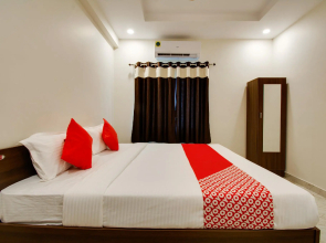 OYO 61576 Lavish Suites