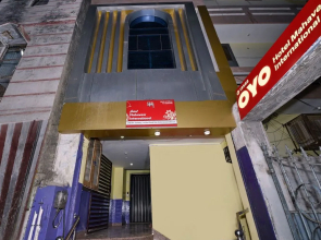 OYO 13588 Mahaveer International