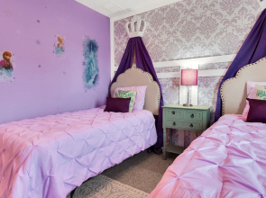 Free Resort Access 4 Bedroom Near Disney with Themed Rooms