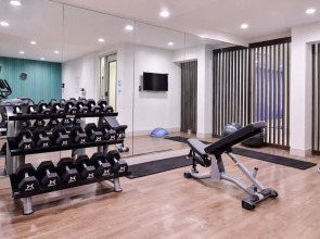 Holiday Inn Express New Orleans - St Charles (ex Modern Hotel)