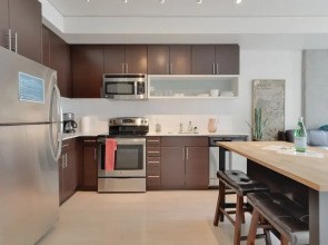 Waterfront Suites near Pike's Place by Barsala