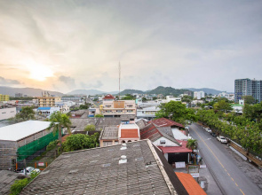 Отель Recenta Style Phuket Town