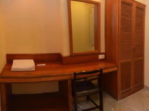 Hotel Raya's Annexe-1