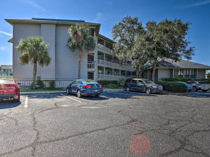 Beach Access: Ocean-view Condo w/ Screened Balcony