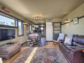 Pet-friendly Choteau Townhouse With Gas Grill!