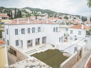 Liberty Suites Spetses