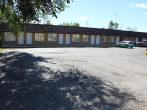 Crest Motel