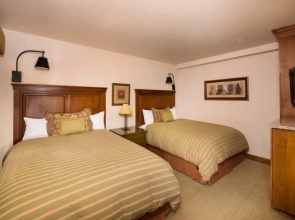 3 Bedroom Mountain Residence in the Heart of Aspen With Amenities Including Heated Pool, Hot Tubs, Game Room and Spa