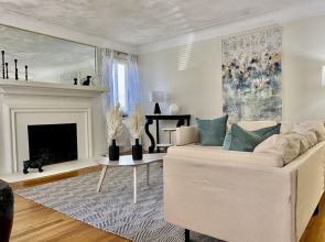 Grosse Pointe Detroit Relaxing Family Home