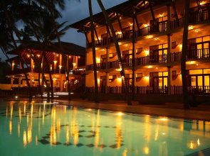 Whispering Palms Hotel