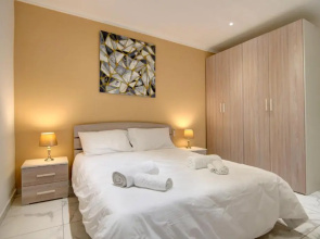 Modern Beach APT w Fantastic Sea Views - 1