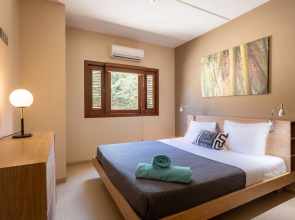 Spanish Water Apartments