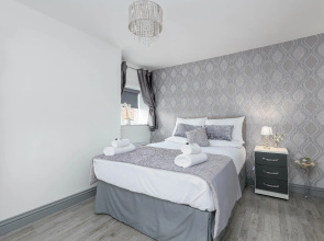 The Quayside Apartment Hotel