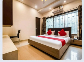 Shri Maharaj Executive Hotel