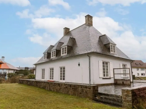 Luxe 5-bedroom Villa With Panoramic Views