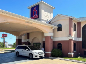 Studio 6 Suites Brenham, TX