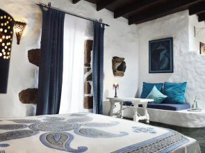 Stylish Getaway With Secluded Patio in Lava Finca