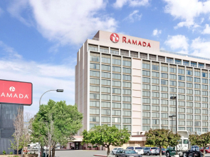 Ramada by Wyndham Reno Hotel and Casino