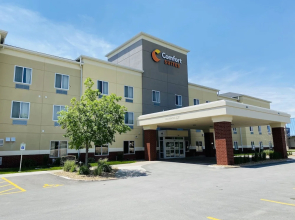 Comfort Suites