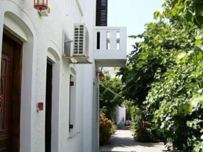 Albatross Hotel