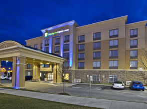 Holiday Inn Express & Suites Kingston Central by IHG
