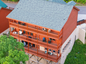 Evergreen Lodge by Avantstay Indoor Pool, Game Room & Theater