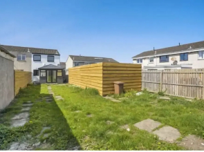 2-Bedroom Home with Parking and Garden