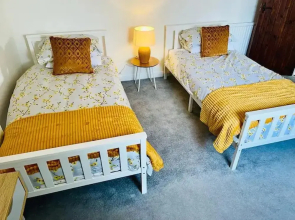 2 Bed-sleeps 4-sea View-pet Friendly-parking