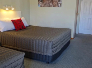 Roydons Motor INN