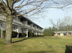 Black Horse Lodge & Suites