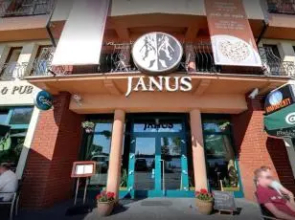Apartamenty & Restauracja Janus