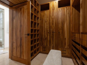 Villa Juliana 6 Bedrooms Plus 2 Guest Casitas