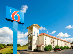 Motel 6 Hazelwood, MO