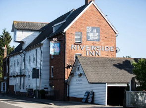 Riverside Inn