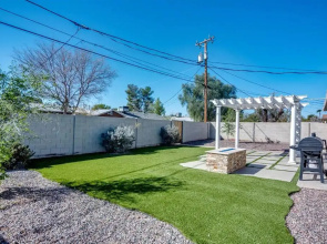 LOCATION LOCATION- 5 Bedroom SMART HOME - Firepit/Garage