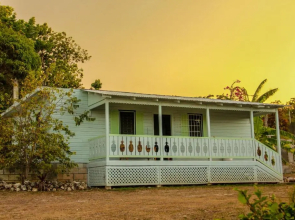 Sunshine Lodge- Your Home Away From Home