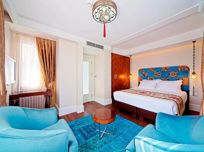 Azade Suites