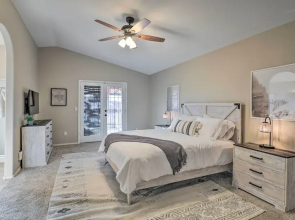 Glendale Escape w/ Pool ~ 1 Mi to Westgate!