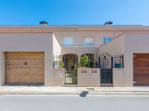 HomeHolidaysRentals Casa Moonlight – Costa Barcelona