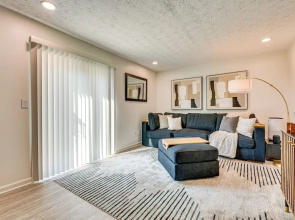 Near Gicc & ATL Airport: Modern Townhome!