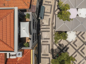 Apartamentos na Praça by An Island Apart