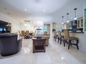 Crystal Court Estate - Four Bedroom Home