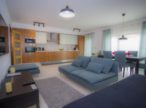 Surf And Stones Apartment