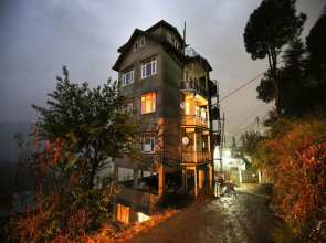 OYO 10861 Home Cozy 2BHK New Shimla