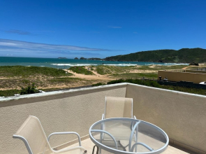 Charmoso Apartamento em Frente Praia
