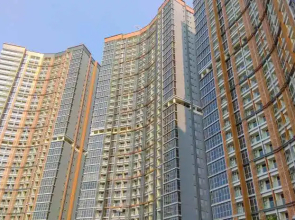 Best Price Studio Apartment at Gold Coast By Travelio